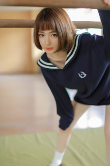 口吃的外国女孩迷上中国自学汉语